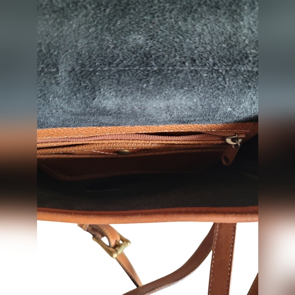 Vintage Dooney & Bourke Black AWL Square Carrier Messenger/Crossbody Bag - Picture 14 of 16